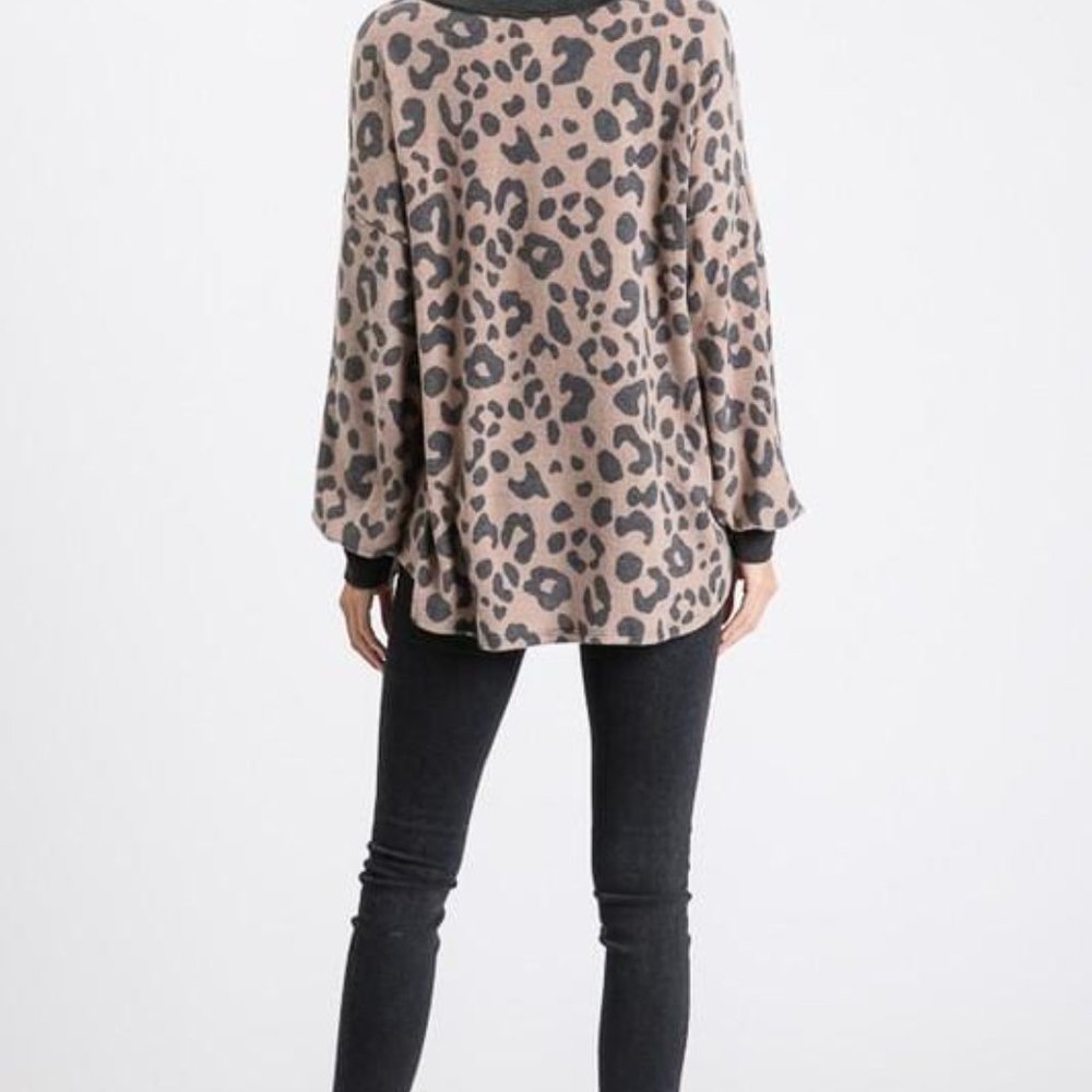 Animal Print V-Neck Top with Button Detail - Picture 4 of 6
